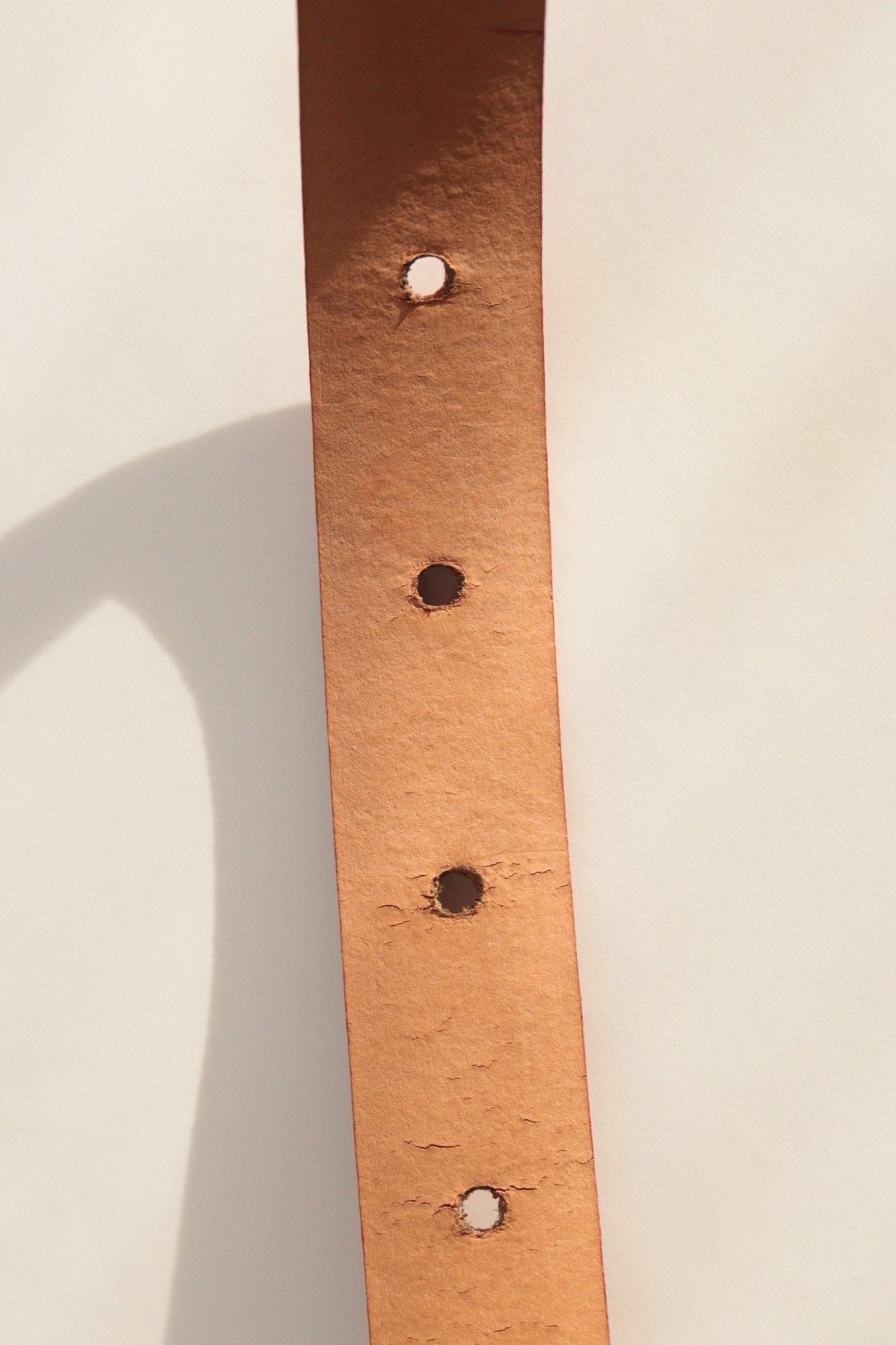 Caractère red leather belt Size UK L - KingsRoad1990