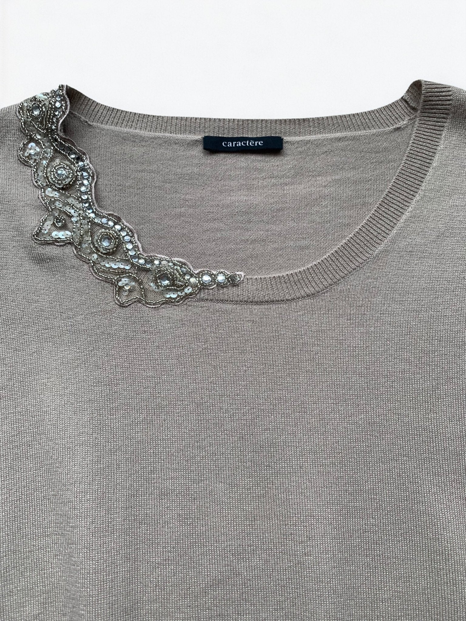 Caractère grey jewelled neck fine knit jumper Size M UK 12 - KingsRoad1990