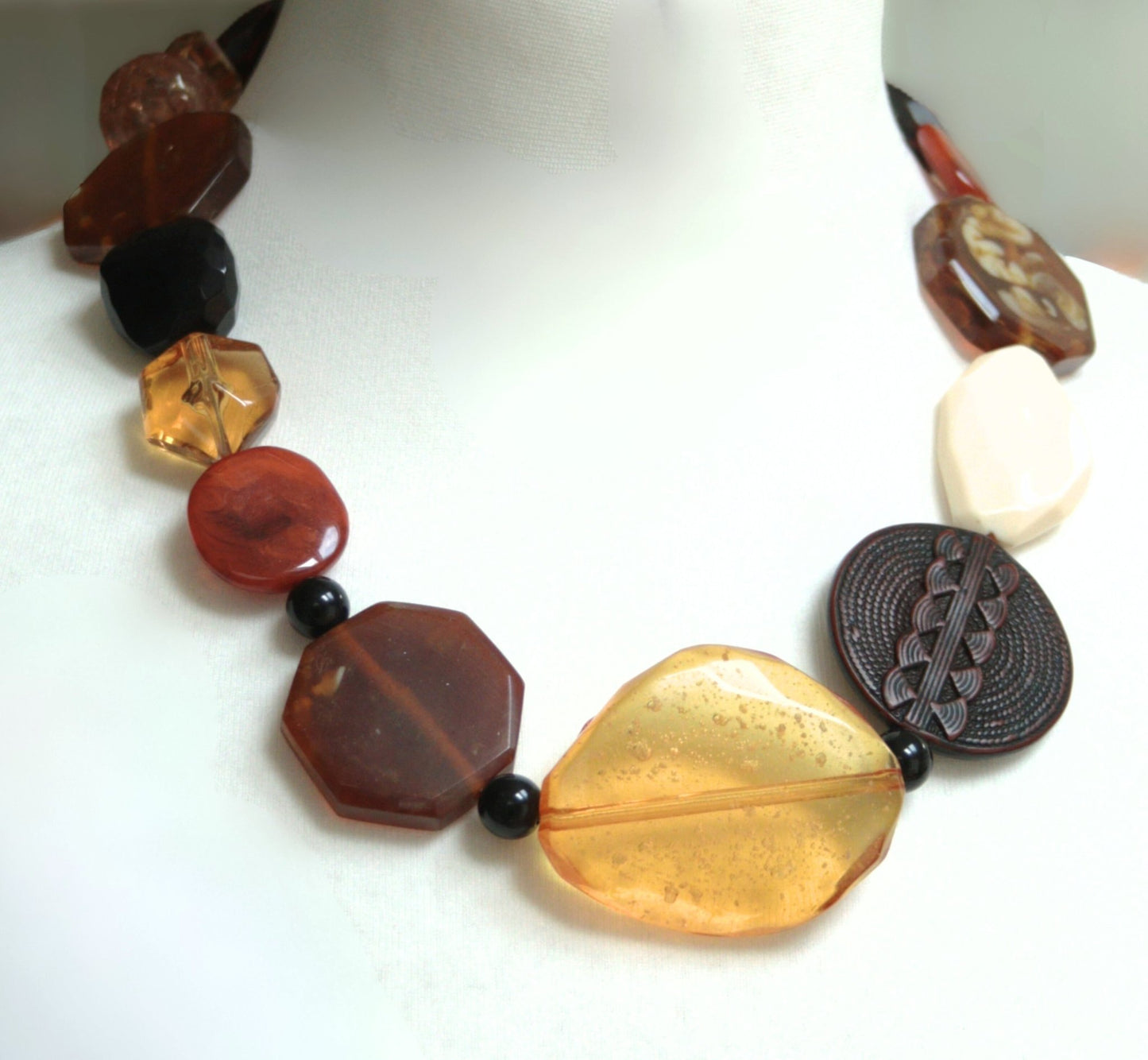 Angie Gooderham resin statement necklace - KingsRoad1990