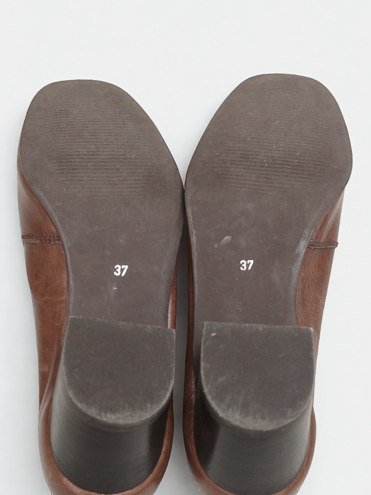Linea tan leather block heel loafers Size 4