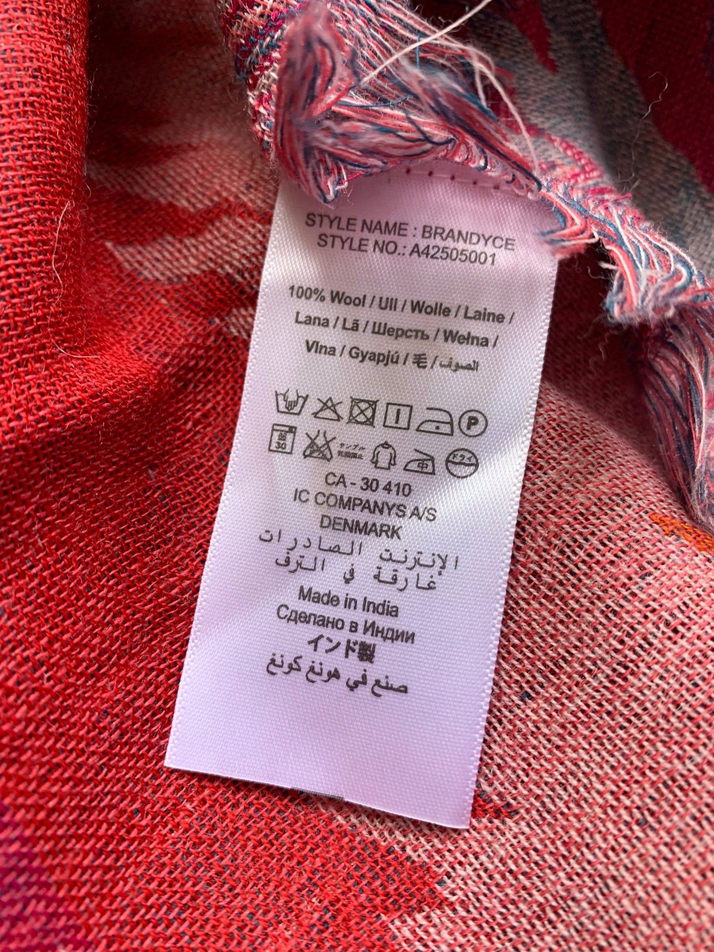 Jackpot by Carli Gry red shades wool scarf new - KingsRoad1990