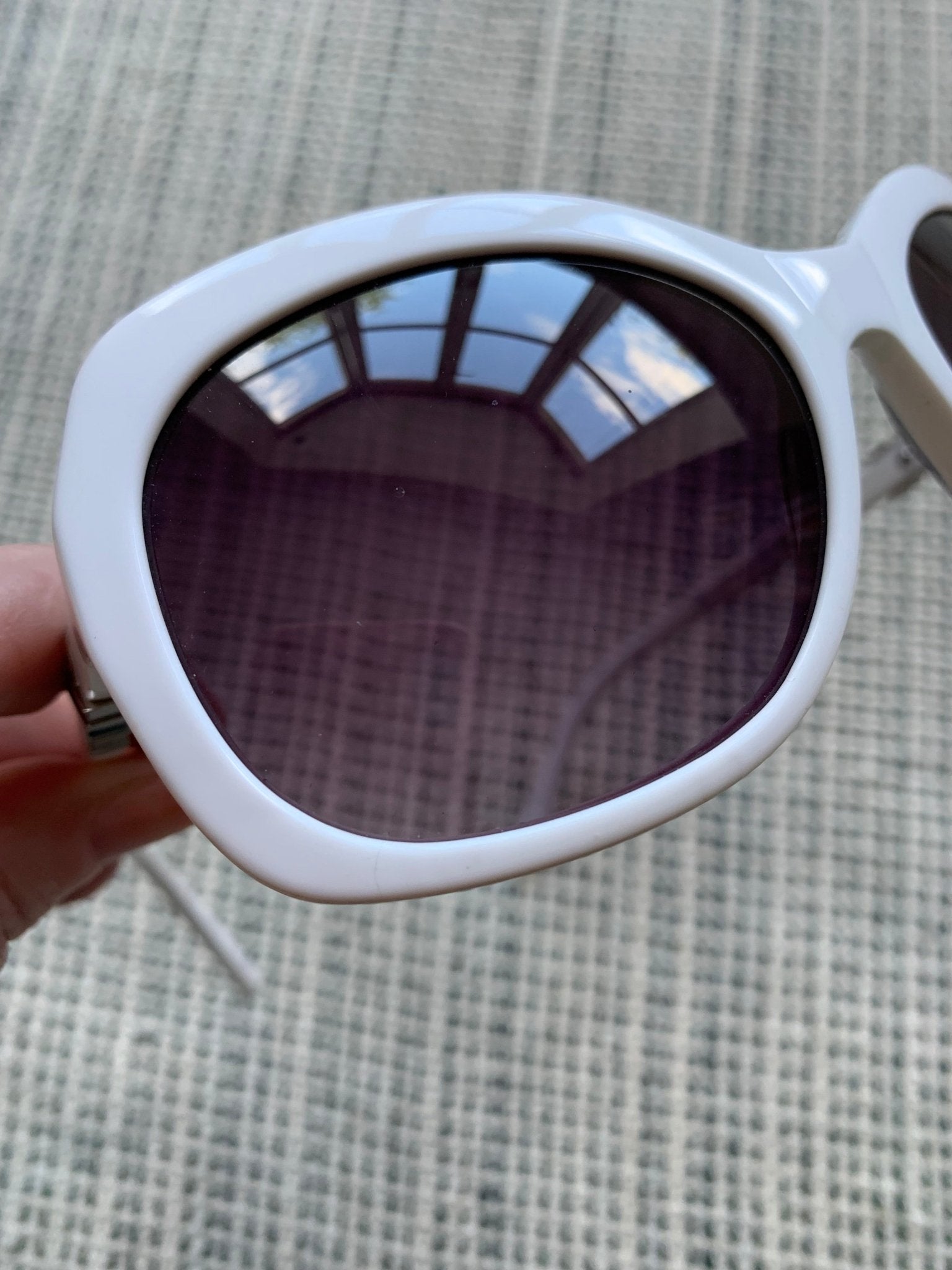 Caractère white sunglasses - KingsRoad1990