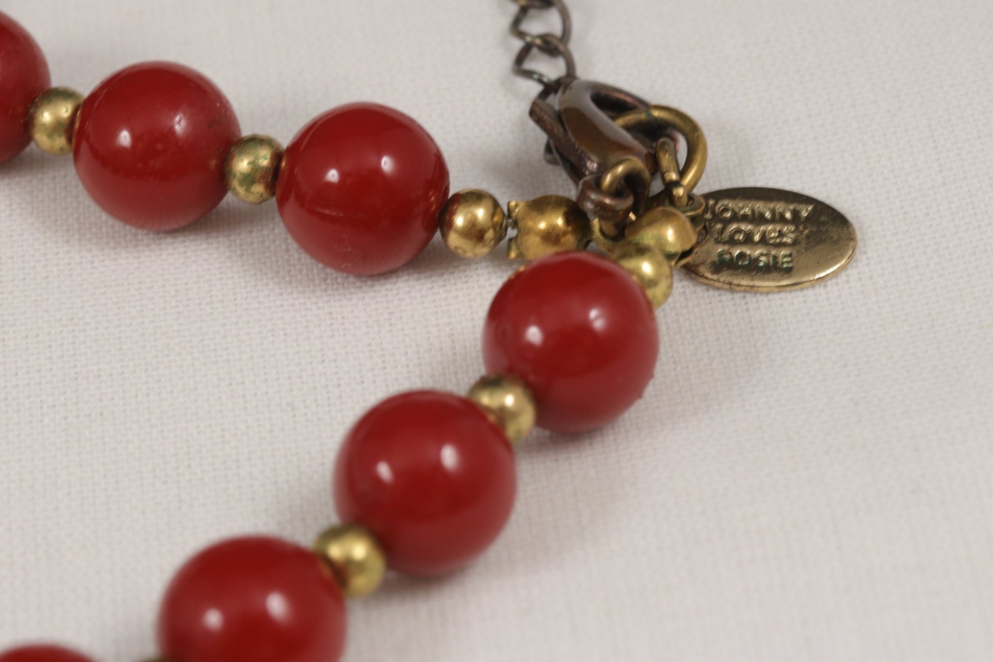 Johnny Loves Rosie red & gold necklace - KingsRoad1990