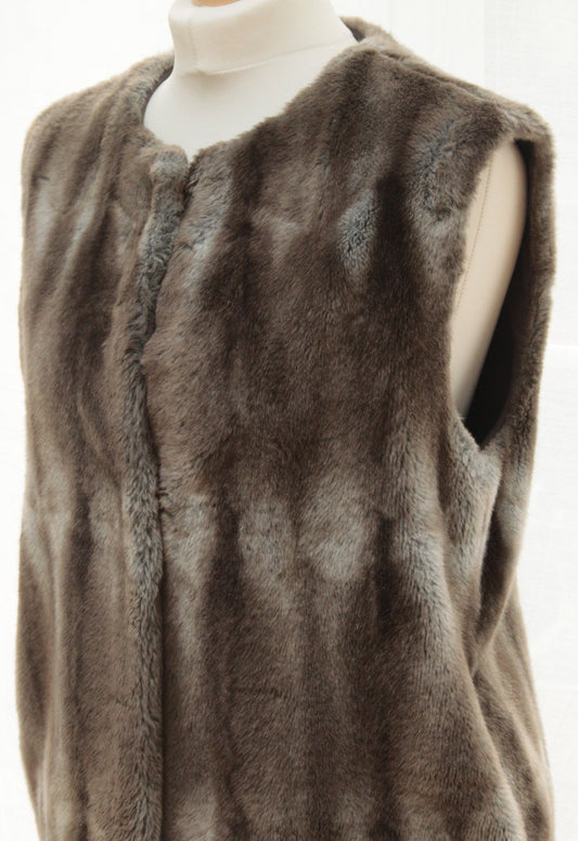 Caractère brown faux fur gilet Size 12 - KingsRoad1990