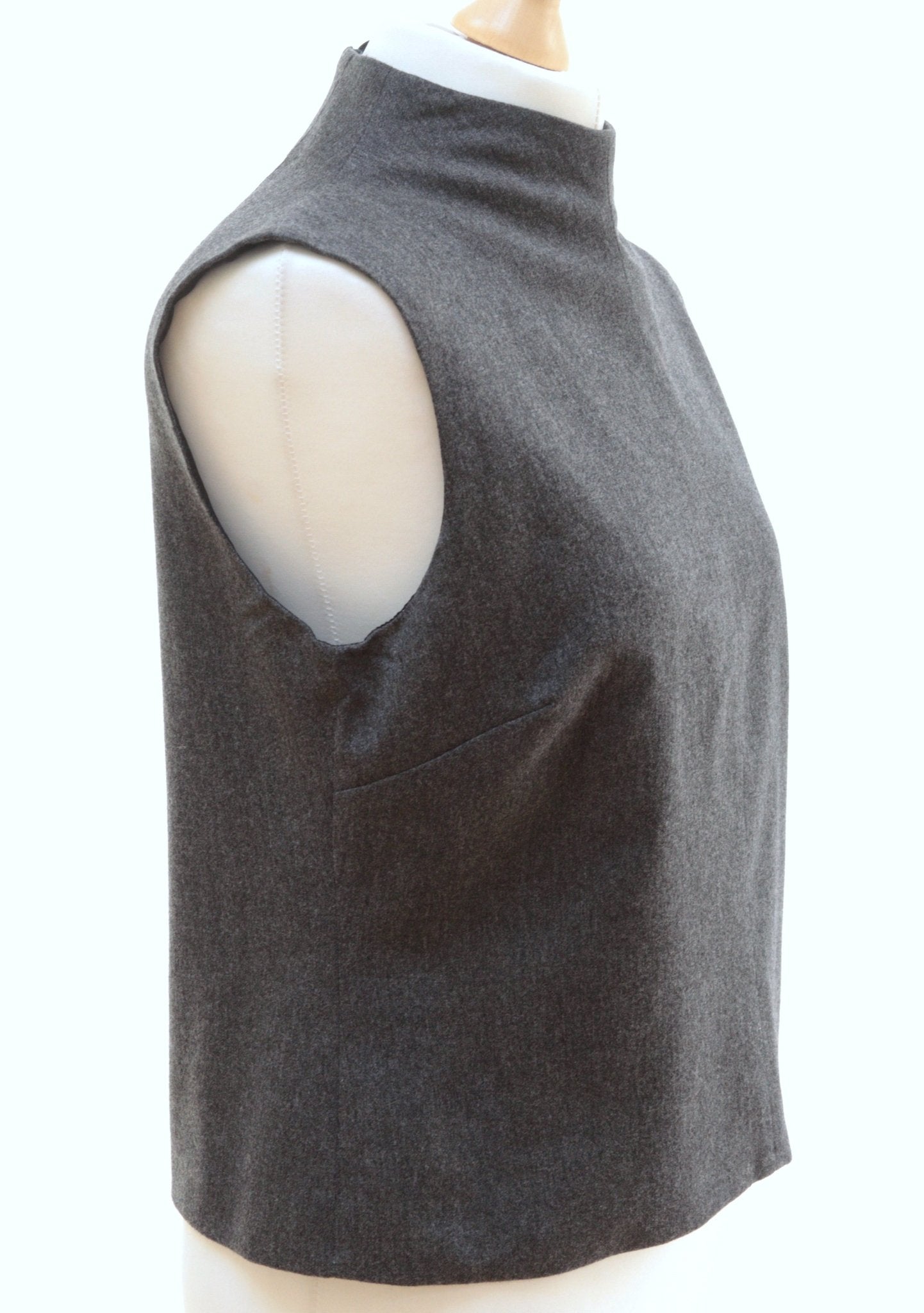Next charcoal wool sleeveless top Size UK 12 - KingsRoad1990