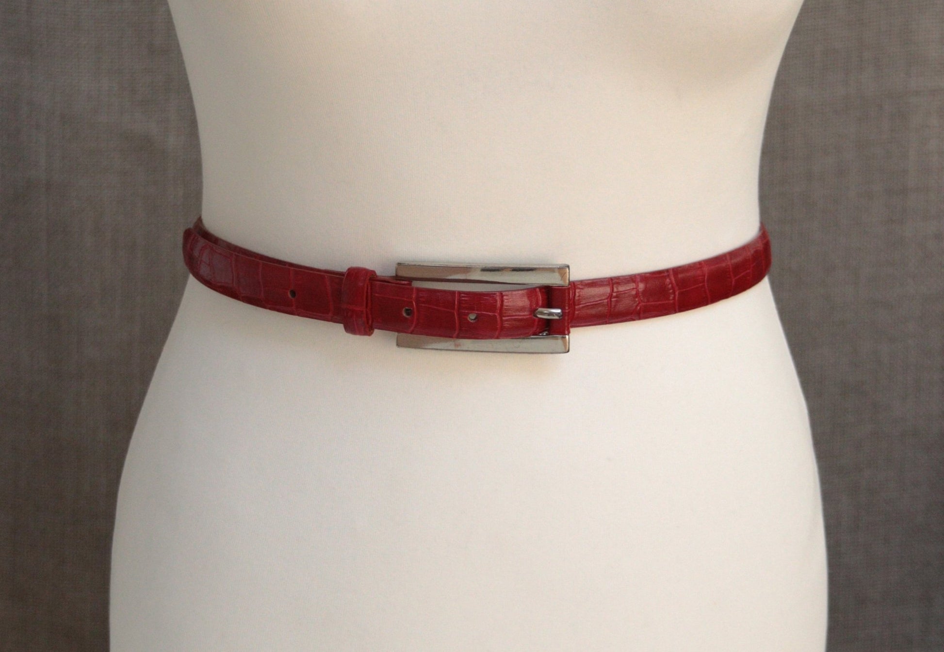Caractère red leather belt Size UK L - KingsRoad1990