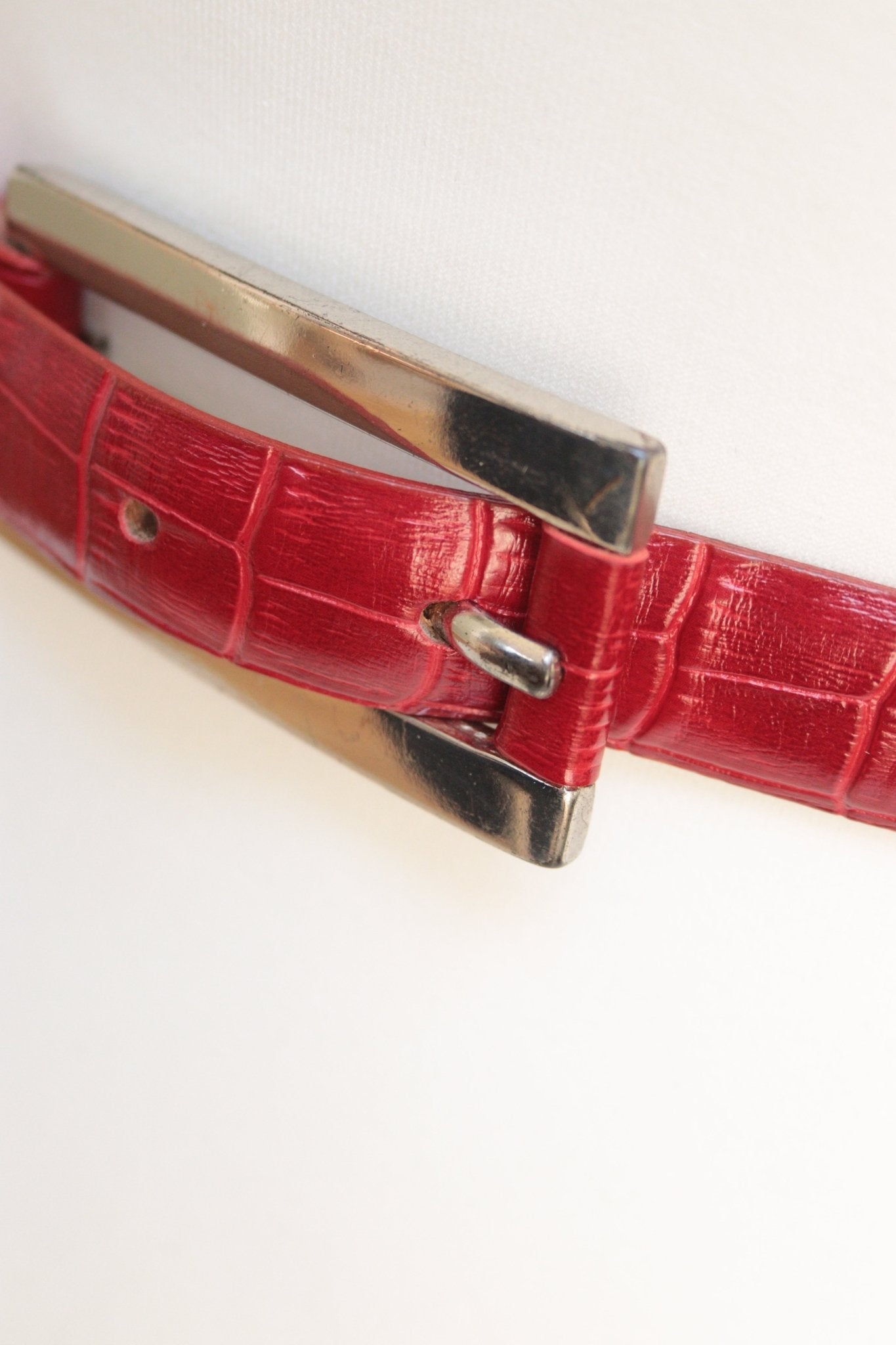 Caractère red leather belt Size UK L - KingsRoad1990