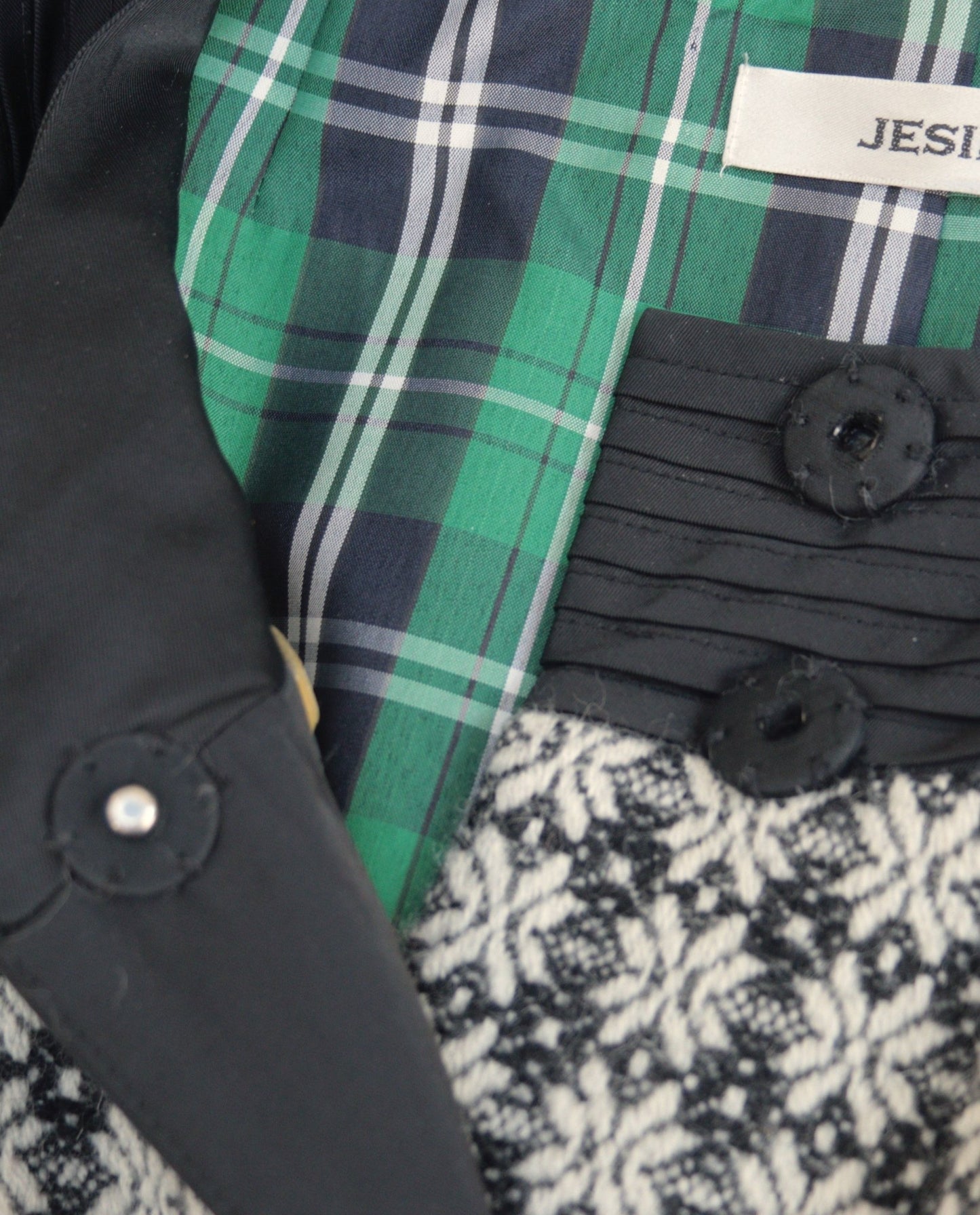 Jesiré black & off - white flower pattern light coat Size 12 - KingsRoad1990