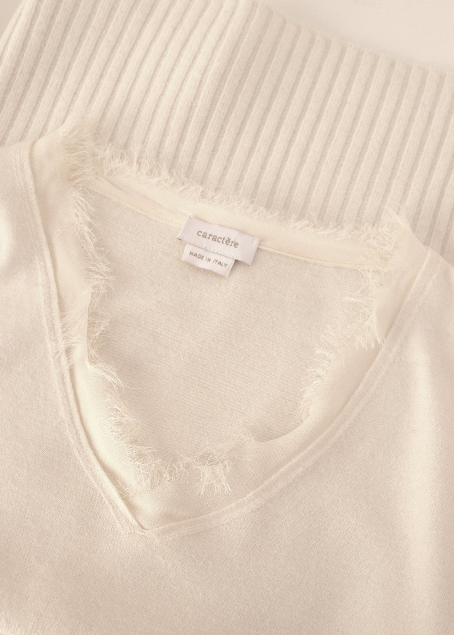 Caractère cream wool blend fringed edge jumper Size 10 - KingsRoad1990