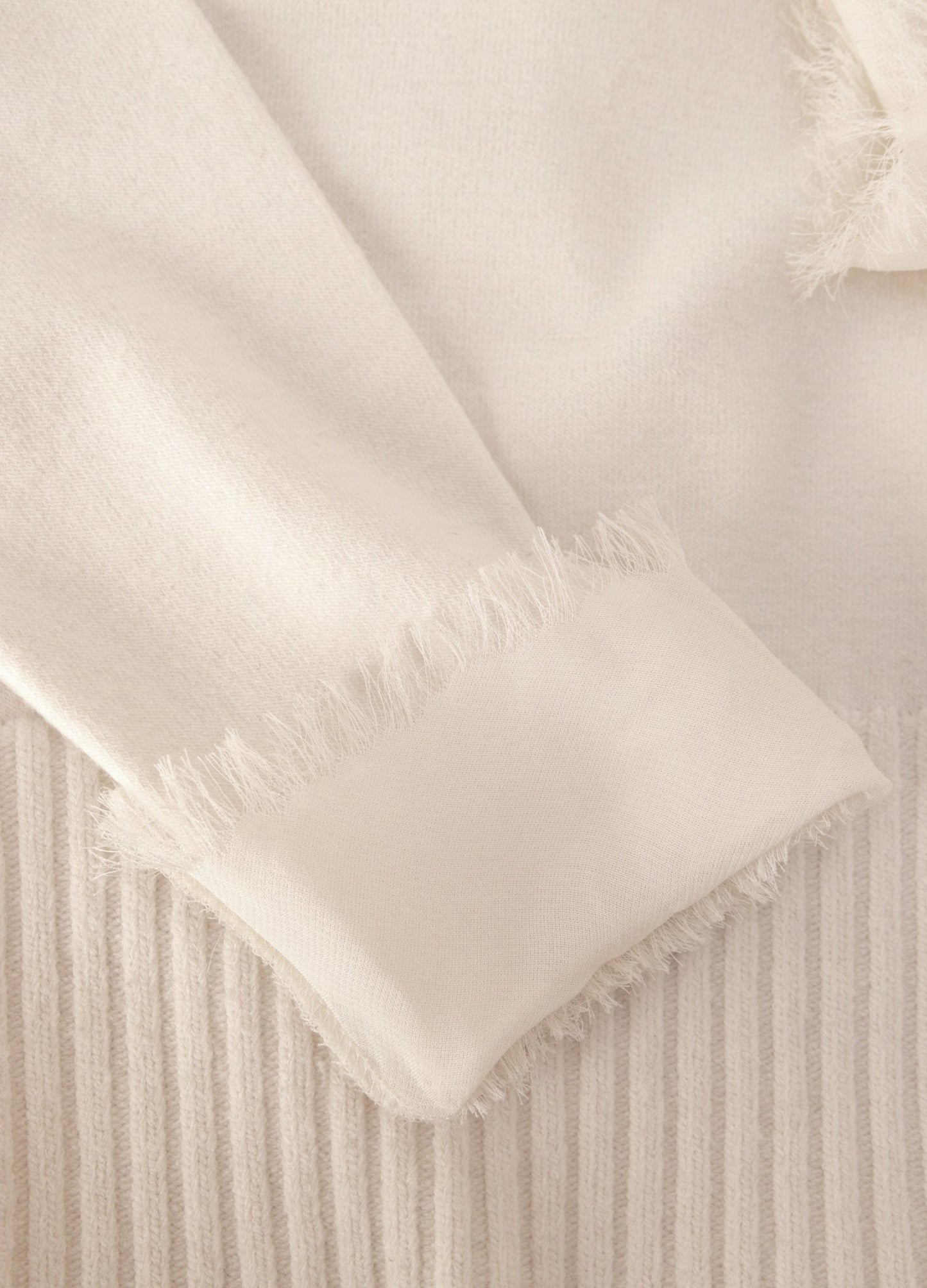 Caractère cream wool blend fringed edge jumper Size 10 - KingsRoad1990