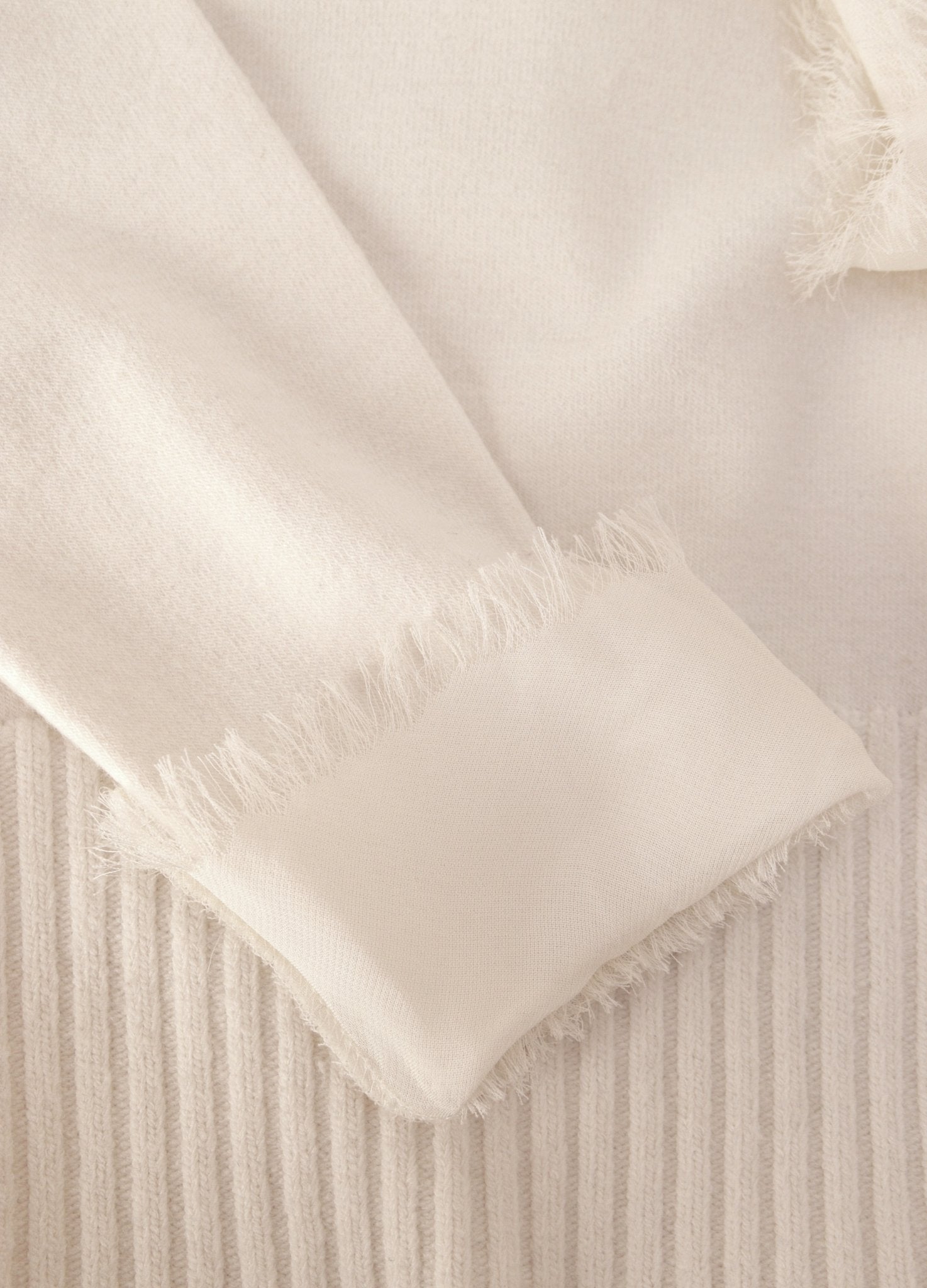 Caractère cream wool blend fringed edge jumper Size 10 - KingsRoad1990