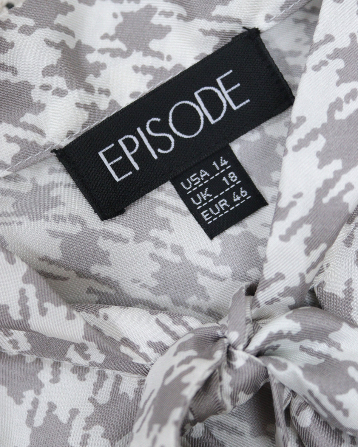 Episode white & grey dog tooth check silk blouse Size 16