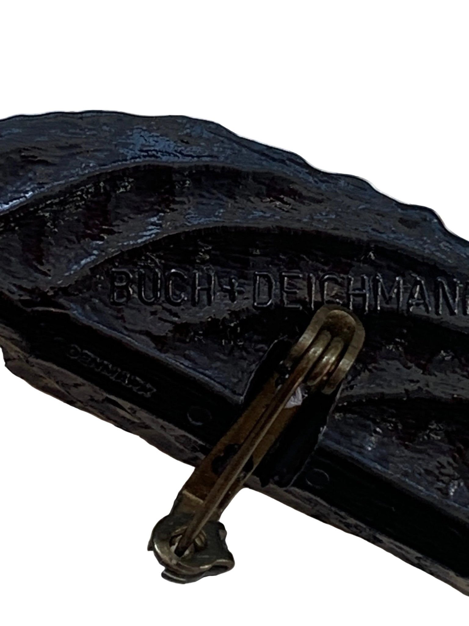 Buch & Deichmann black resin leaf brooch - KingsRoad1990