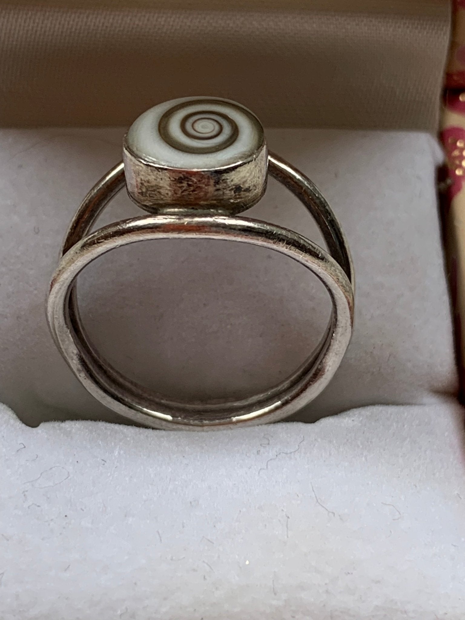 Oasis silver swirl stone ring Size N - KingsRoad1990