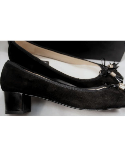 Episode black suede tassel flats Size 5
