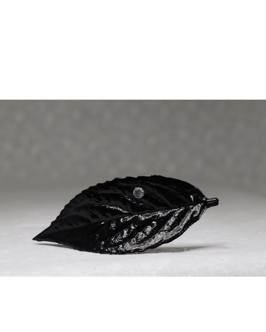 Buch & Deichmann black resin leaf brooch - KingsRoad1990