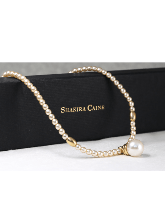 Shakira Caine faux pearls necklace - KingsRoad1990