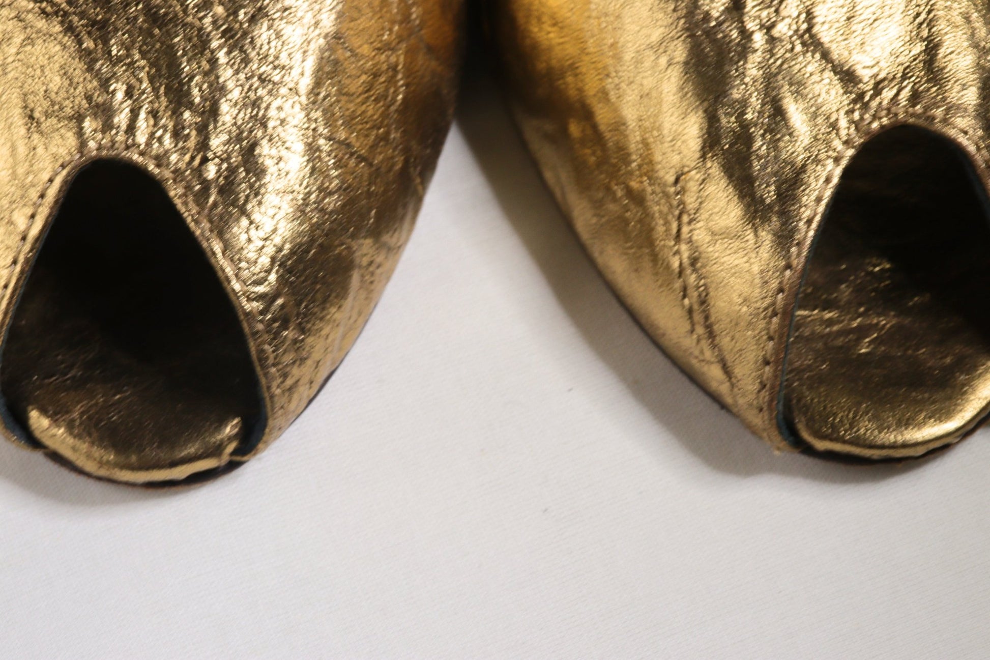 Pied à Terre gold peep - toe mules Size 6 - KingsRoad1990