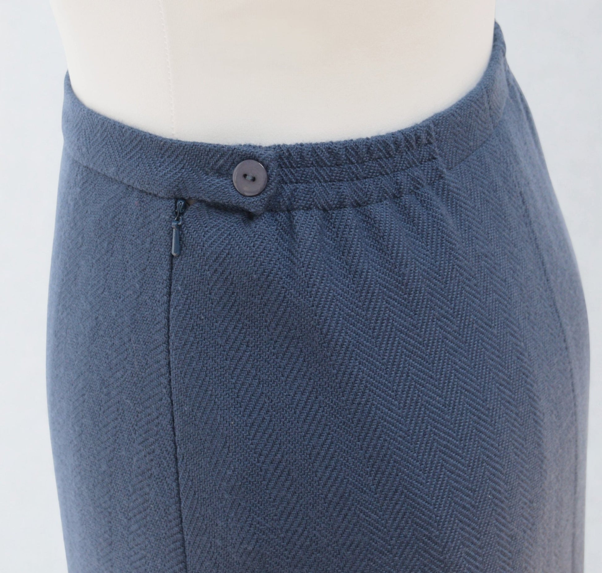 Avoca dusky blue wool herringbone column skirt Size 10 - KingsRoad1990