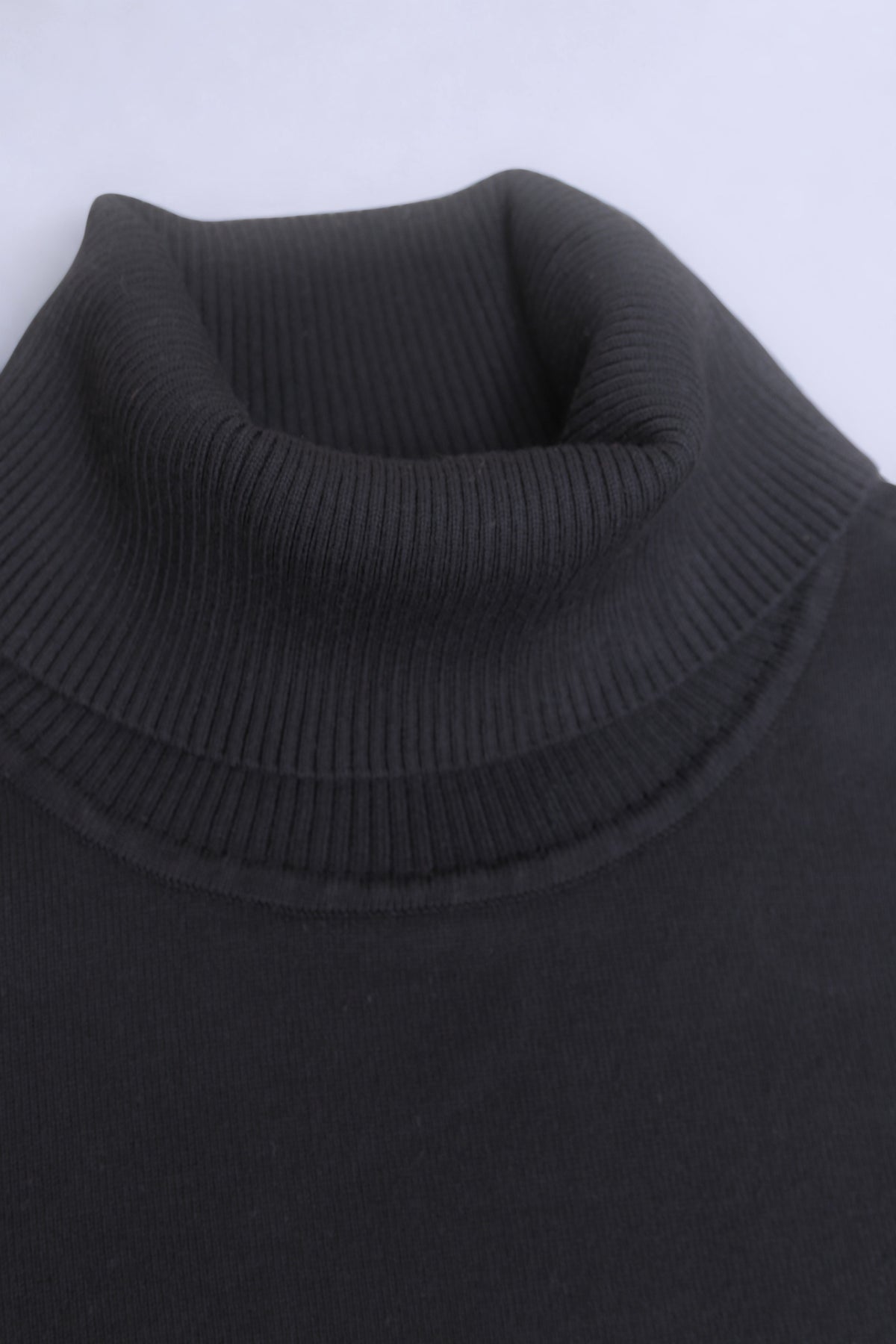 Episode black turtleneck