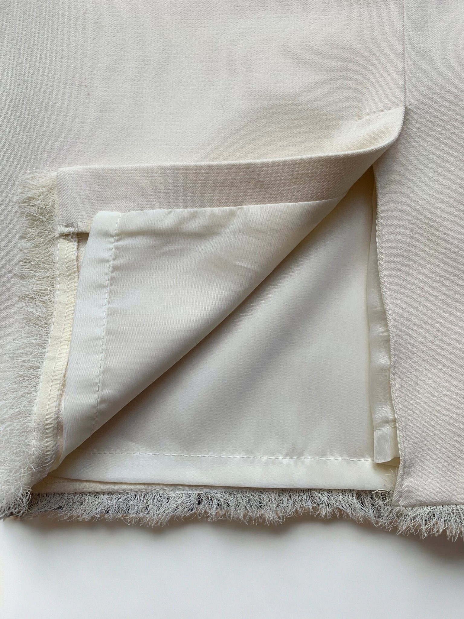 Naf Naf fringed hem cream straight skirt Size 10 new - KingsRoad1990