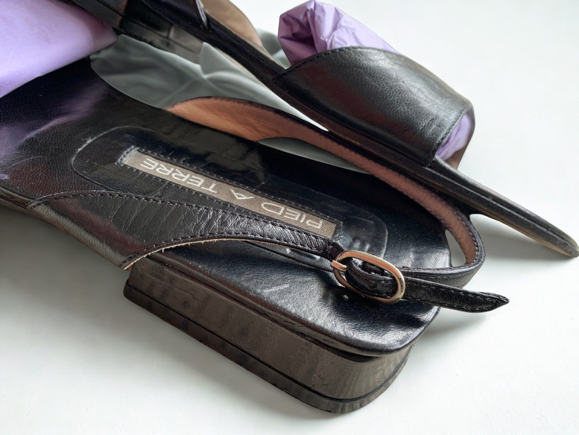 Pied à Terre black flat sandals Size 5 - KingsRoad1990
